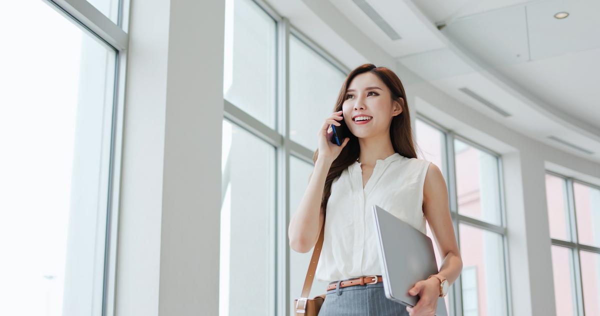Woman talking on the phone